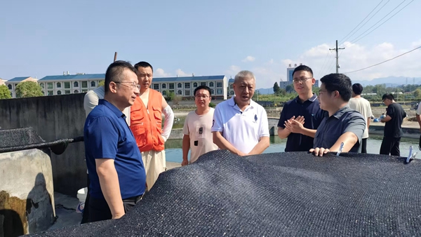 赵老师介绍养殖验.jpg